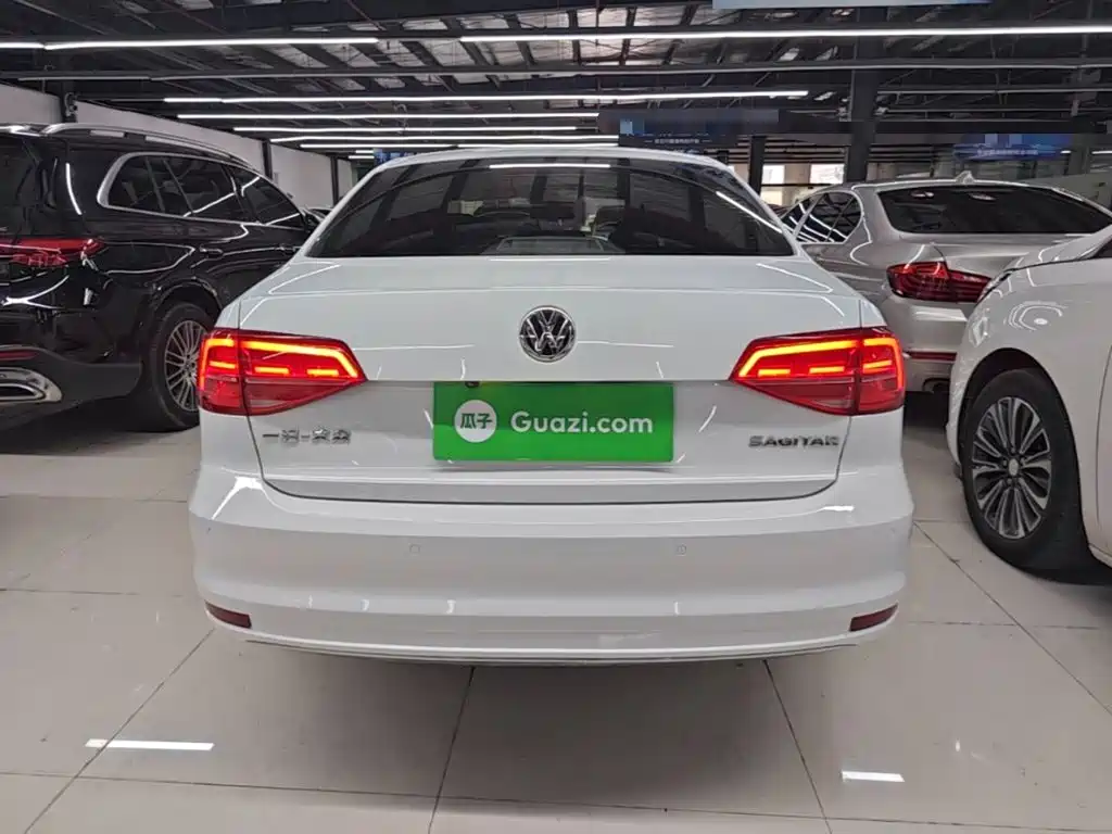 Volkswagen Sagitar — миниатюра 6