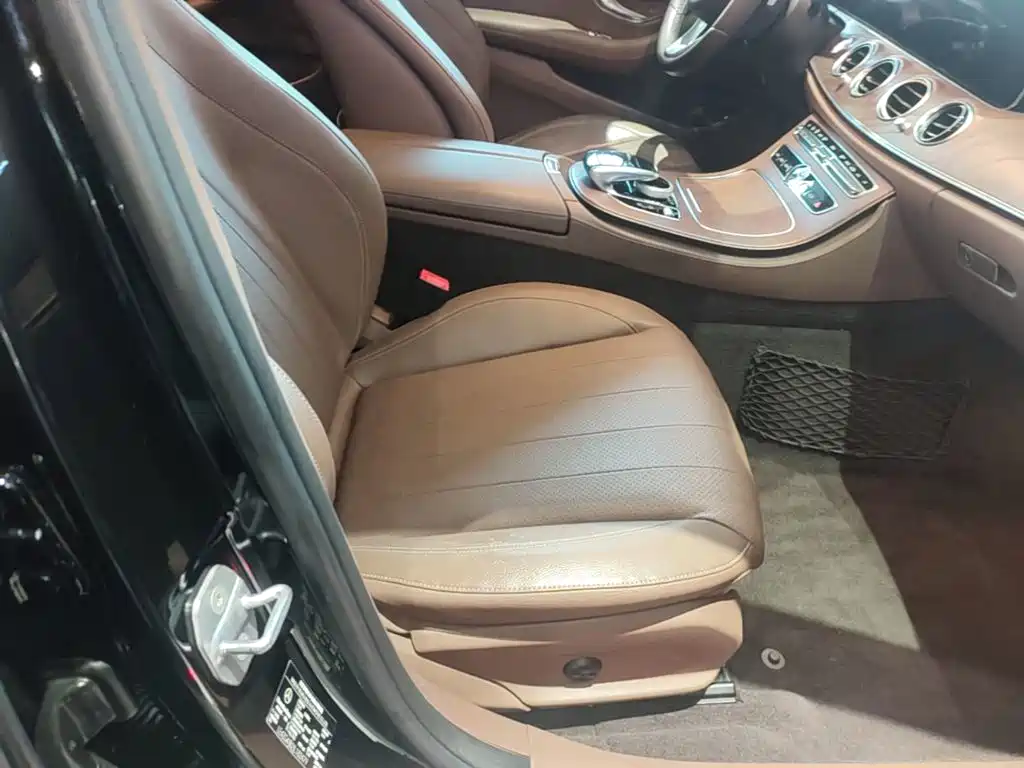 Mercedes-Benz E-Class — миниатюра 25