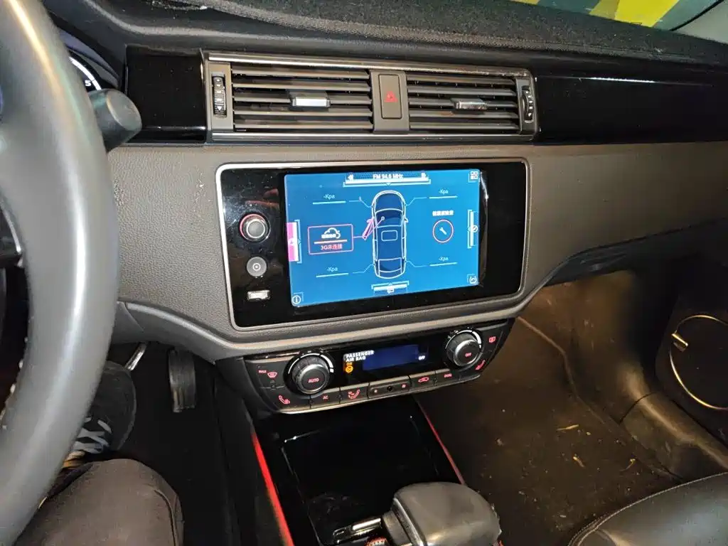 Qoros Qoros 3 — миниатюра 15