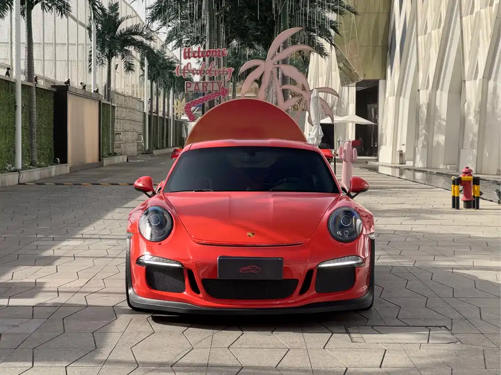 PORSCHE 911