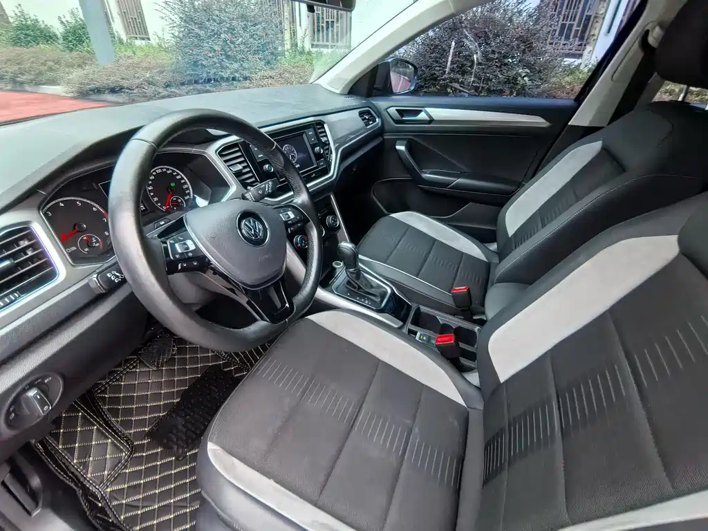 VOLKSWAGEN T ROC EXPLORING SONGS