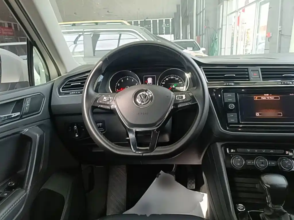 Volkswagen Tiguan L — миниатюра 11