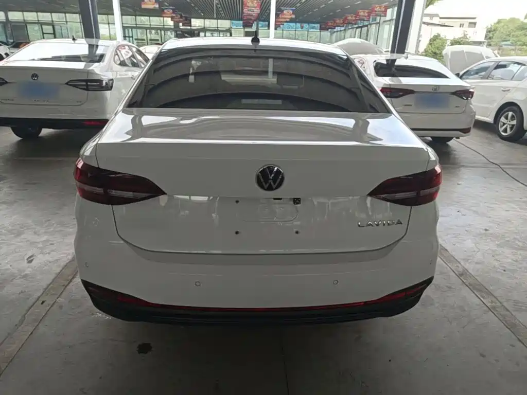 Volkswagen Lavida — миниатюра 6
