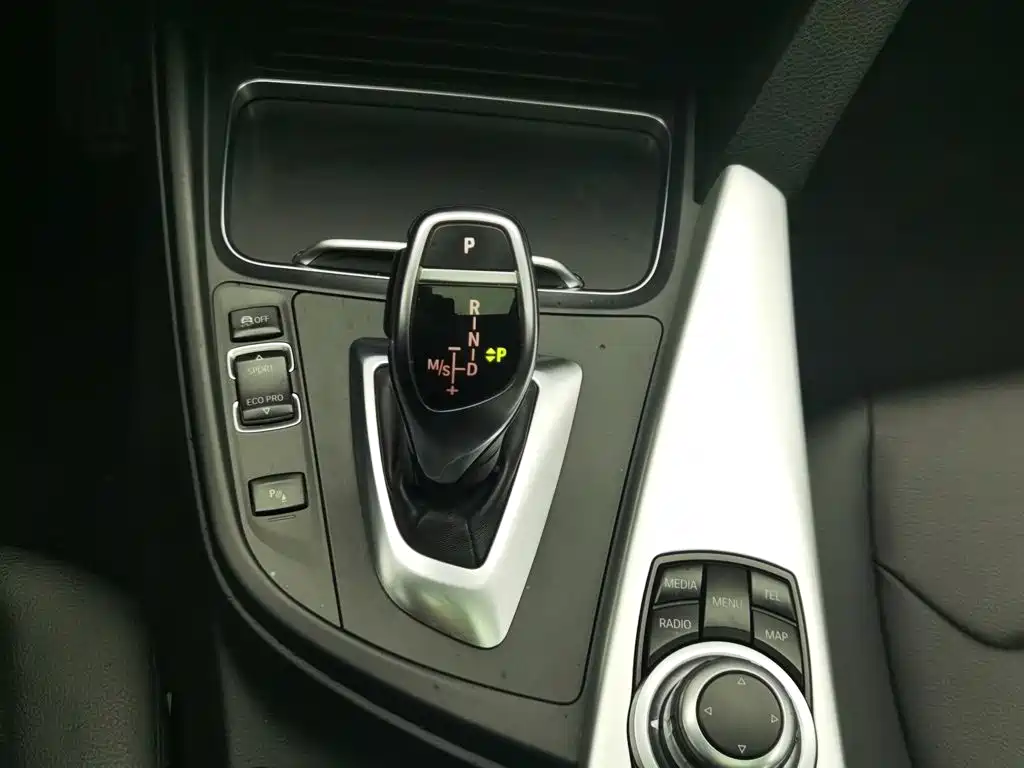 BMW 3 Series — миниатюра 13