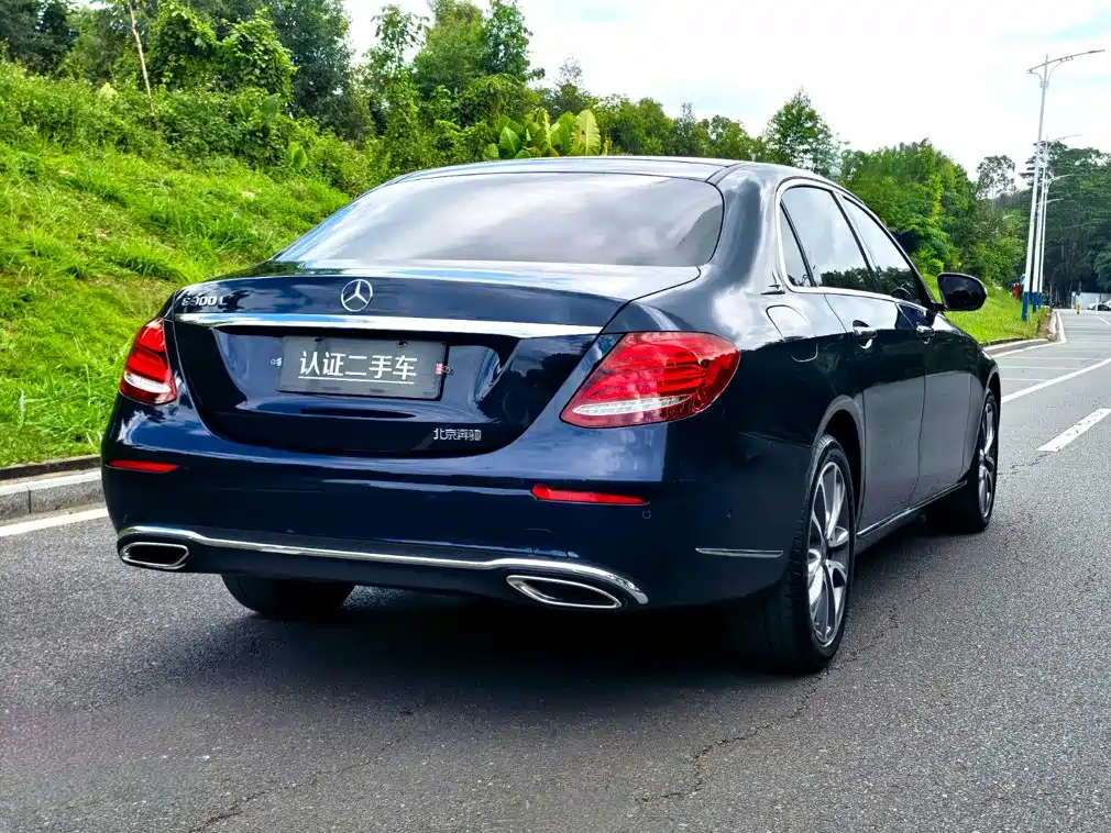 Mercedes-Benz E-Class — миниатюра 7