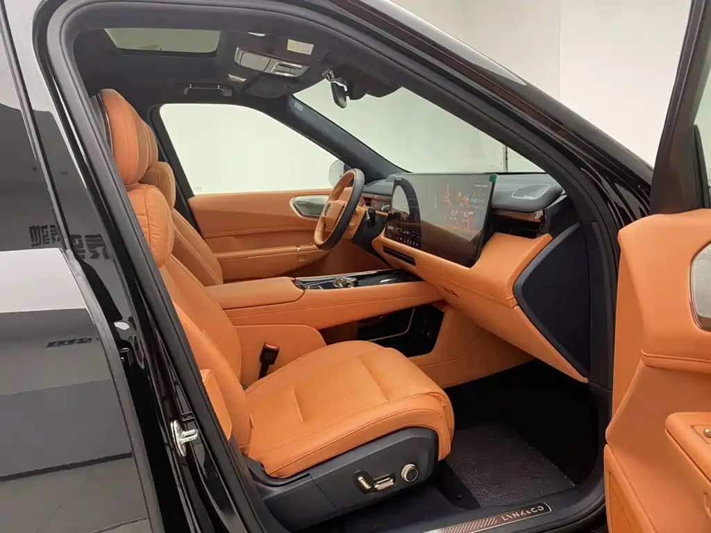 Lynk & Co 900 — миниатюра 18