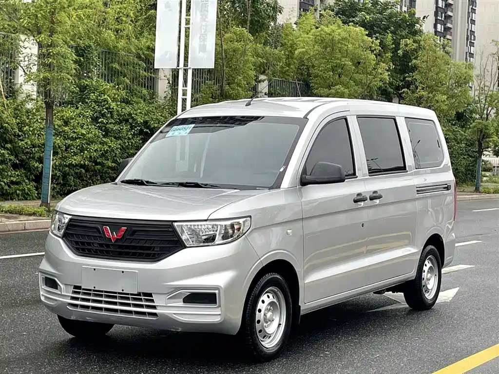 Wuling Hongguang V 2024