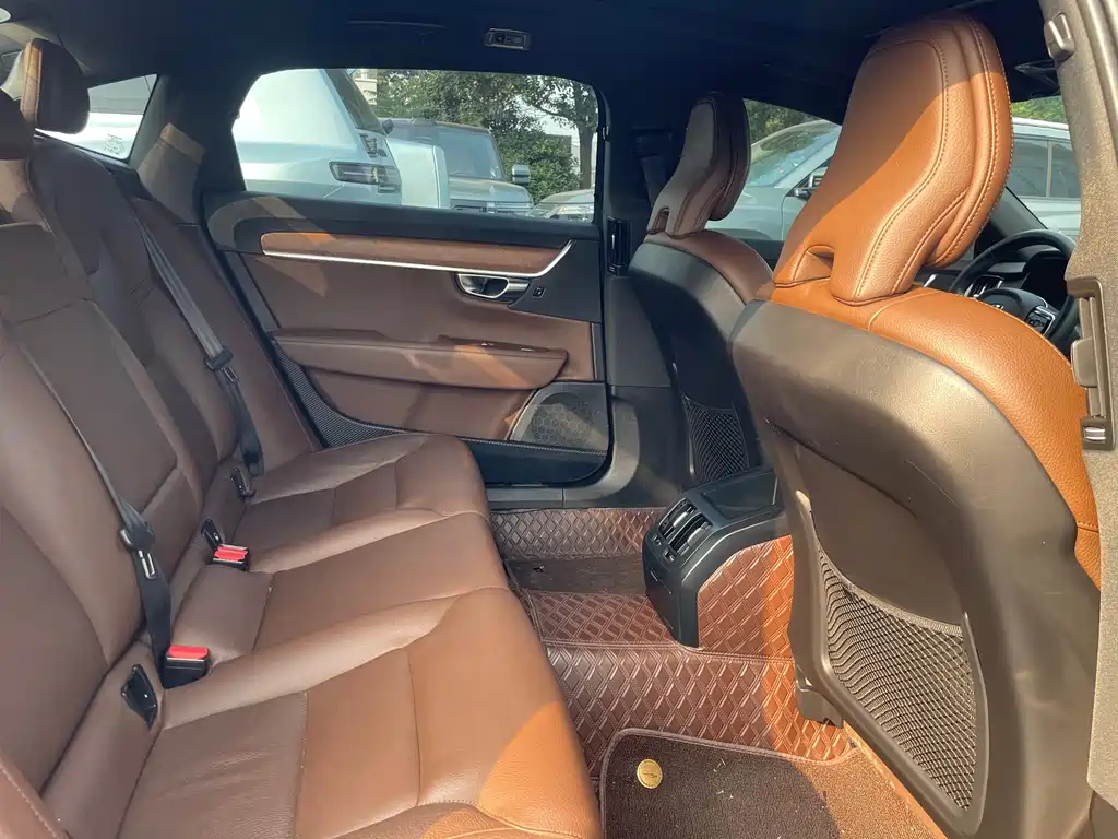 Volvo S90 — миниатюра 14
