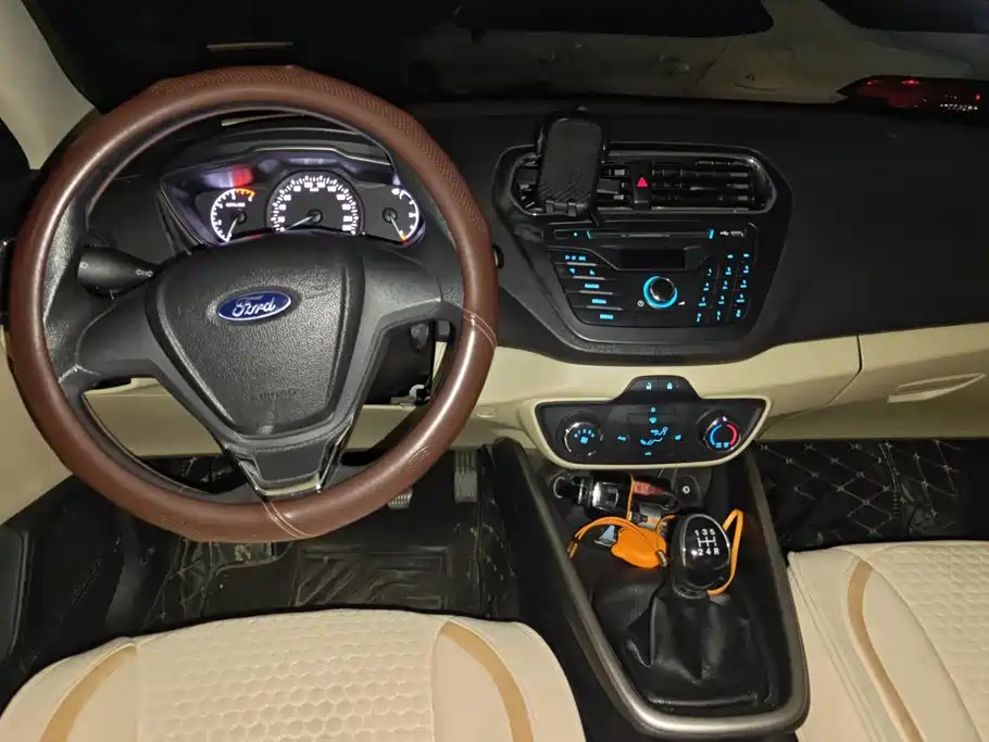 Ford Escort — миниатюра 12
