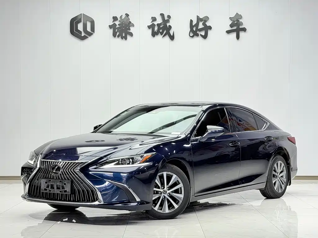 Lexus ES 2021
