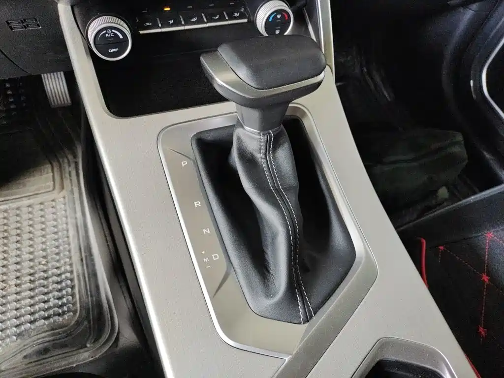 Geely Binyue — миниатюра 17