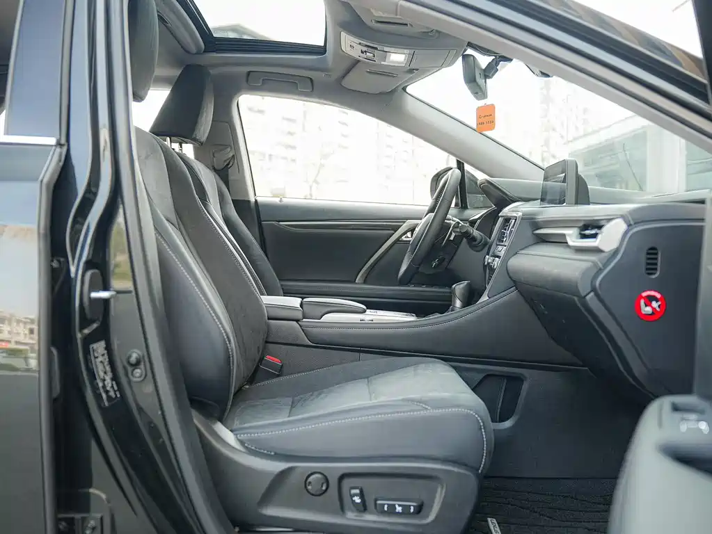 Lexus RX — миниатюра 11