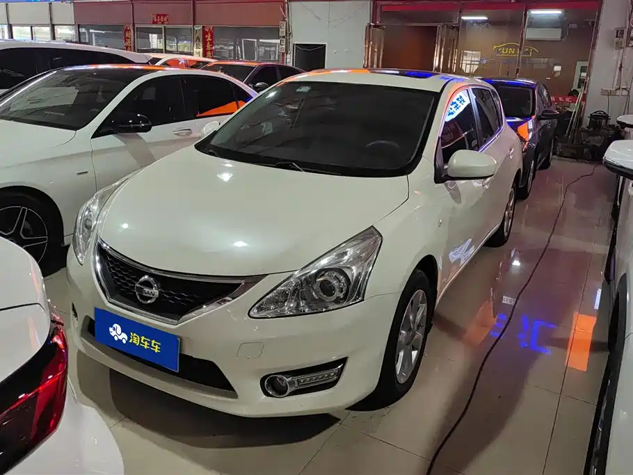 Nissan Tiida 2013
