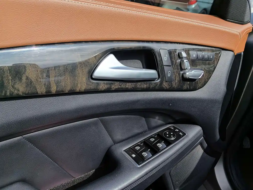 Mercedes-Benz CLS — миниатюра 12