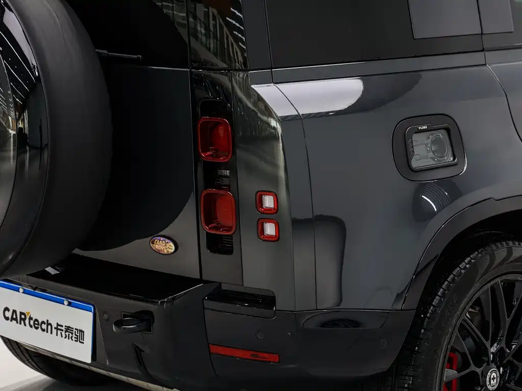 Land Rover Defender — миниатюра 9