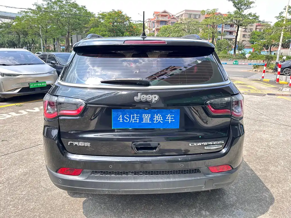 Jeep Compass — миниатюра 5