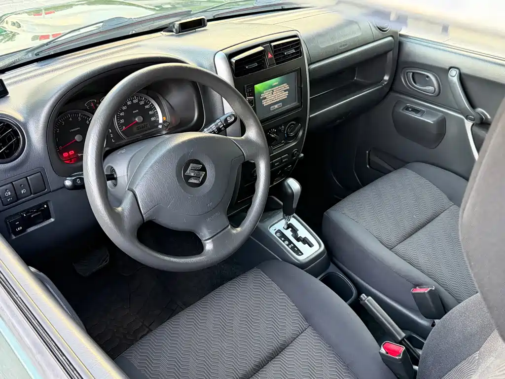 Suzuki Jimny — миниатюра 6