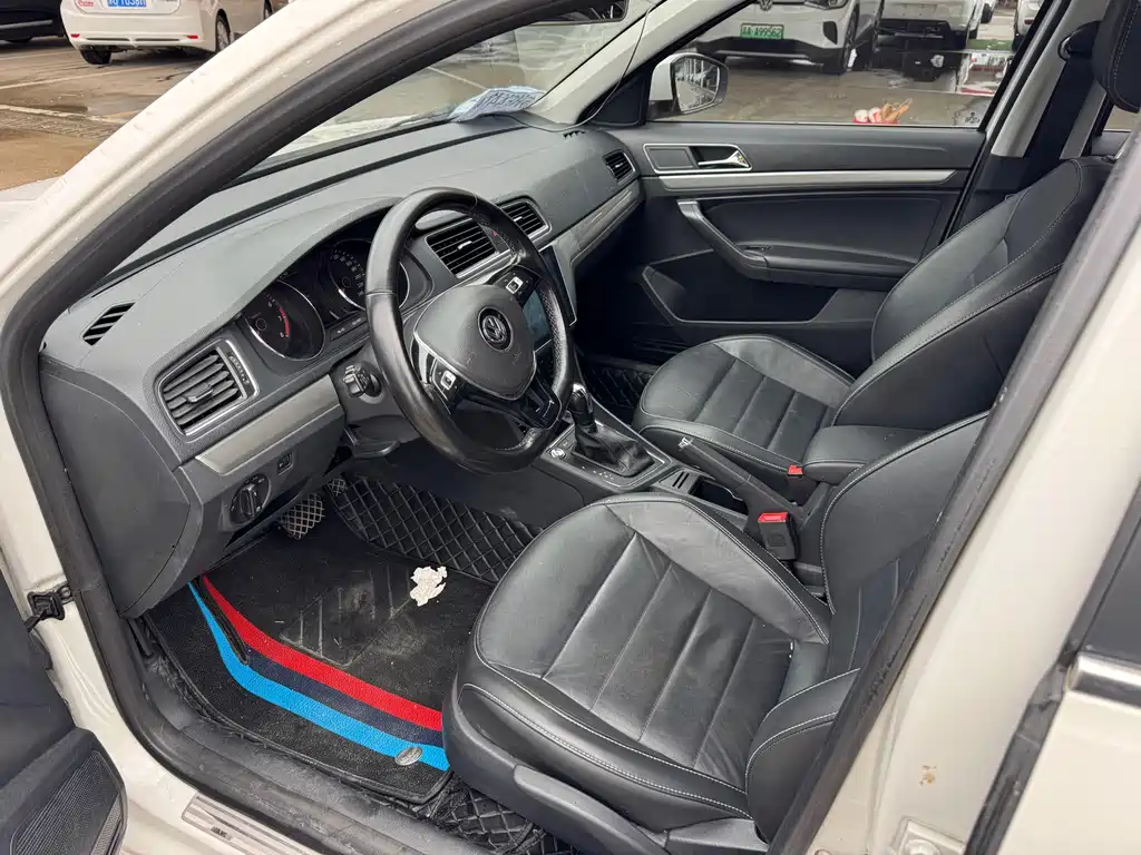 Volkswagen Lavida — миниатюра 3
