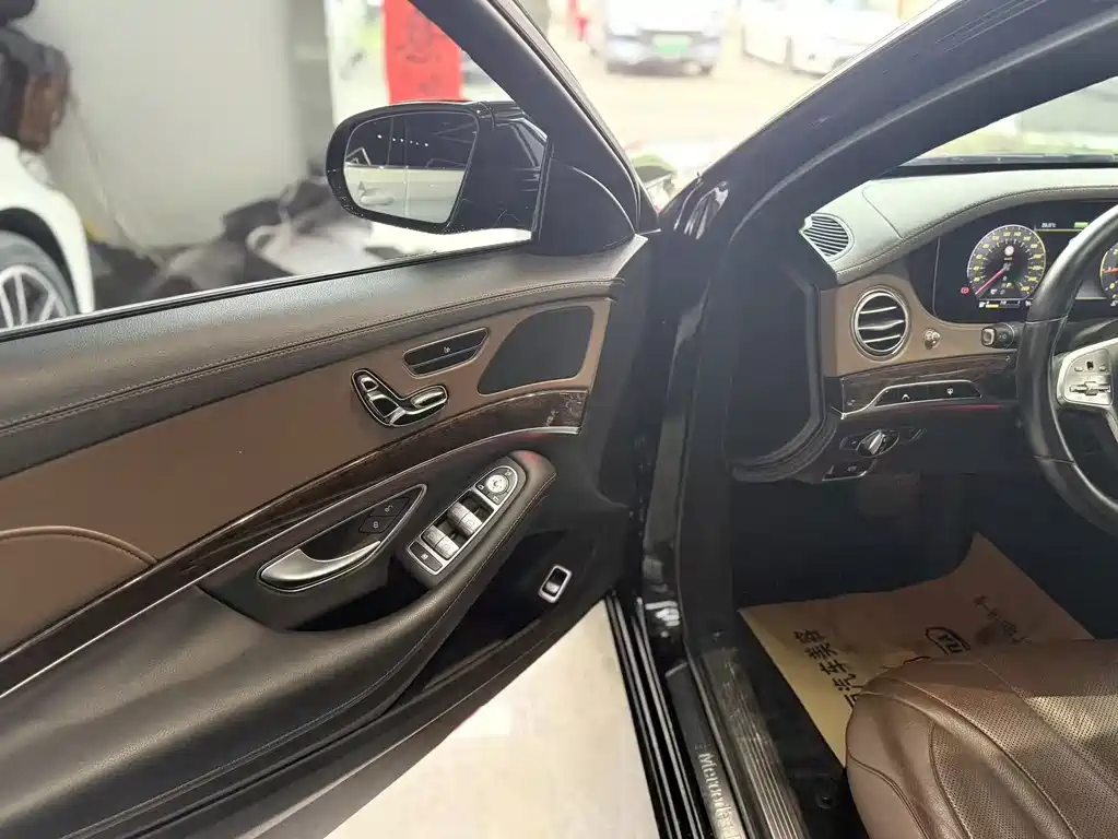 Mercedes-Benz S-Class — миниатюра 6