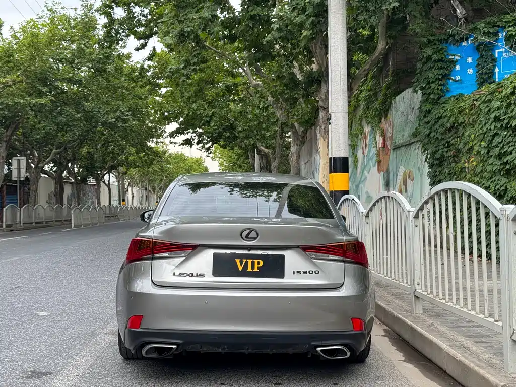 Lexus IS 2017 300 F SPORT
