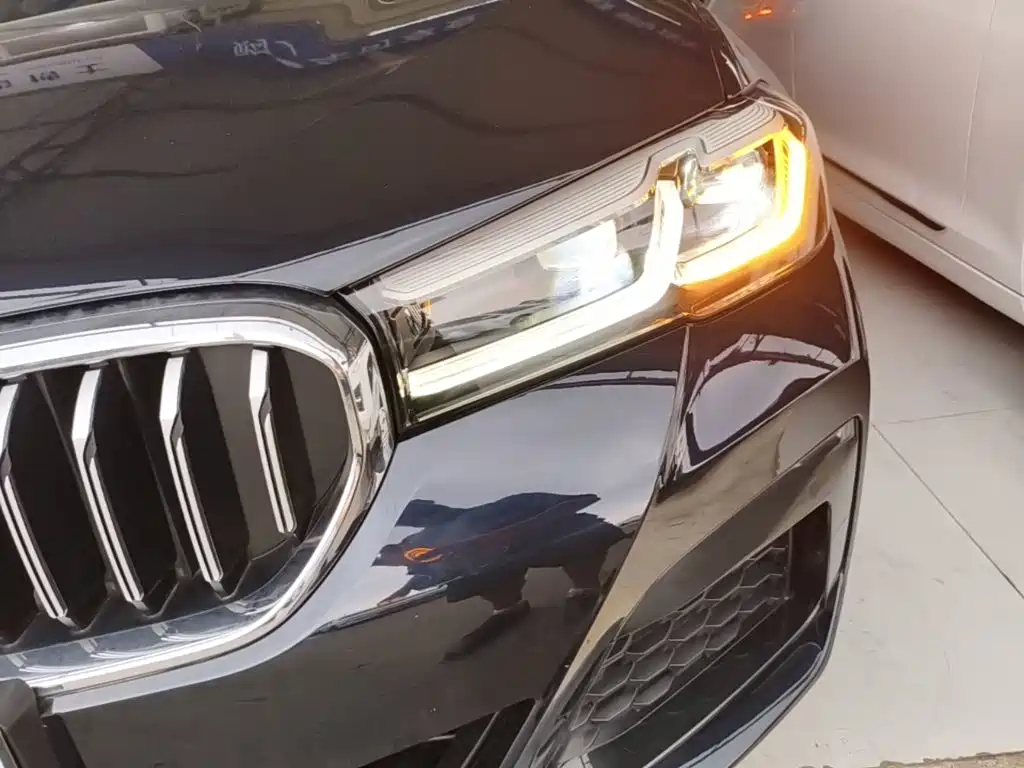 BMW 5 Series — миниатюра 24