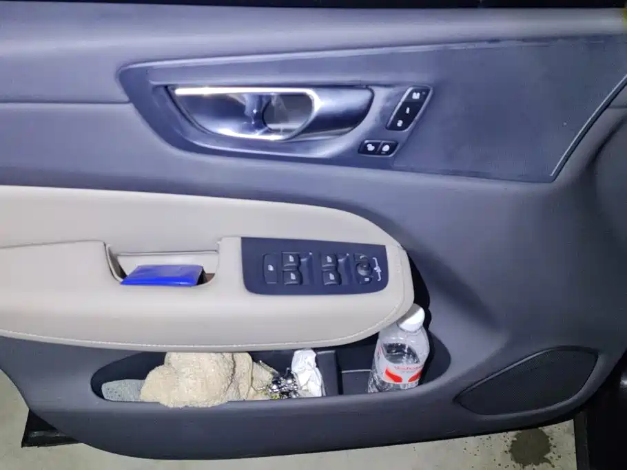 Volvo XC60 — миниатюра 7