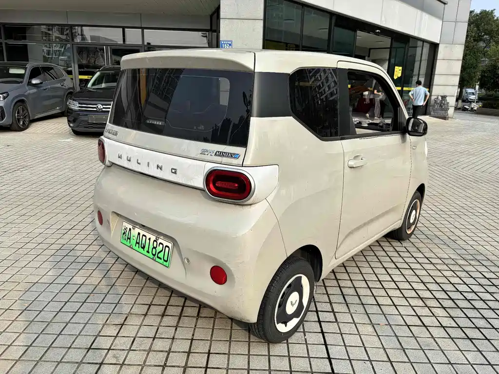 Wuling MINIEV — миниатюра 3