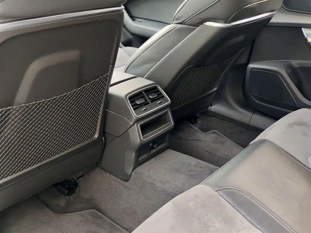 Audi A6L 2021 40 TFSI Luxury