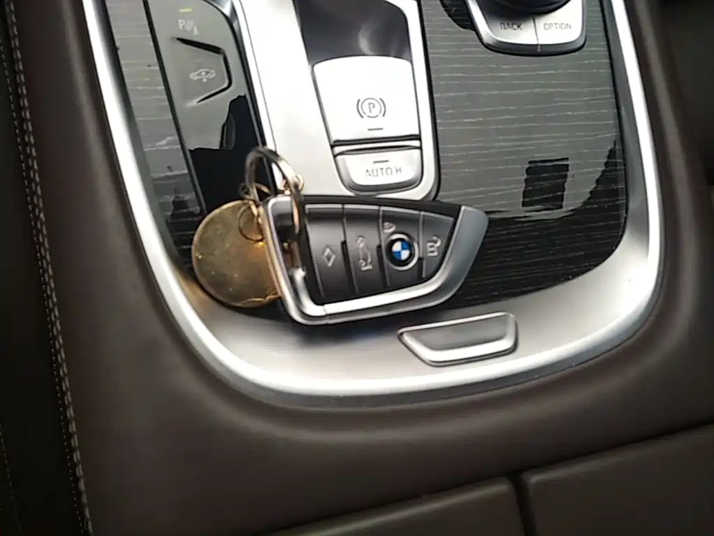 BMW 7 Series — миниатюра 9