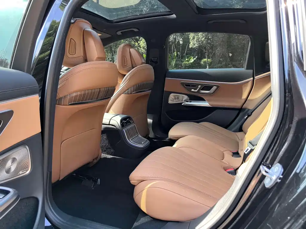 Mercedes-Benz E-Class — миниатюра 6