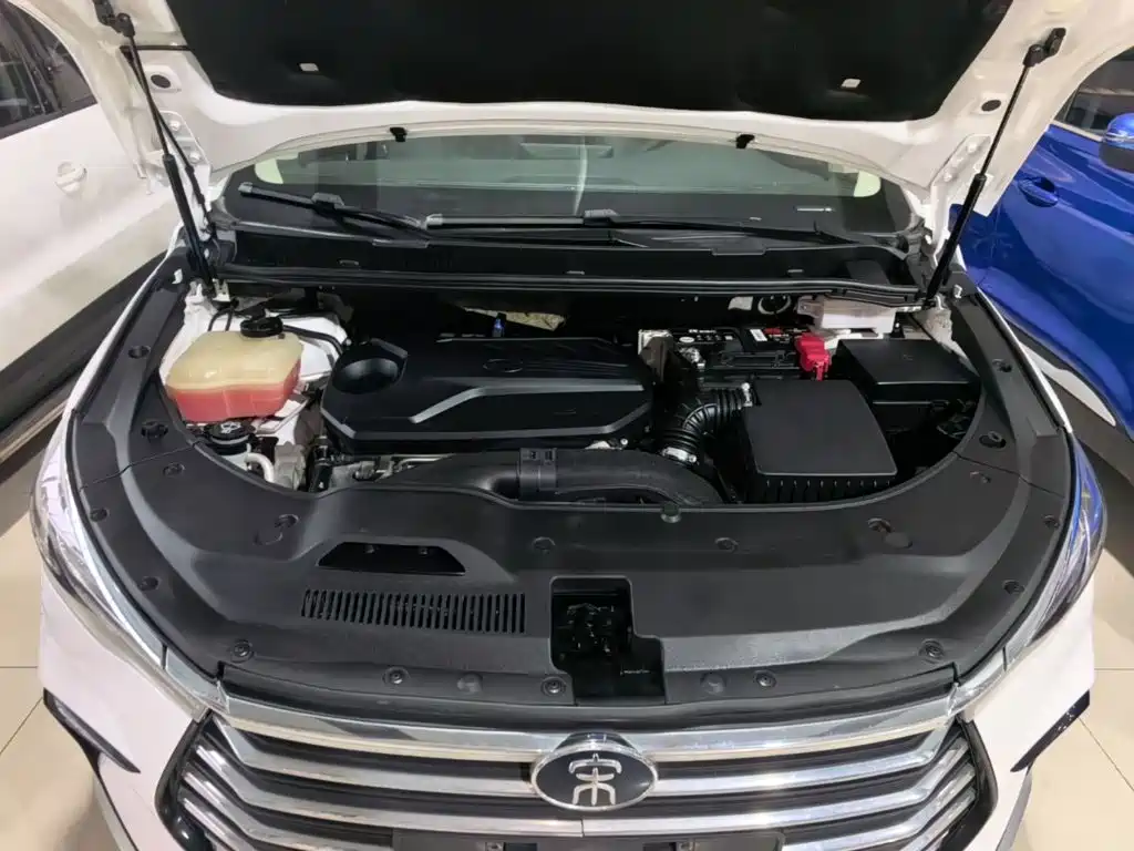 BYD MAX — миниатюра 20