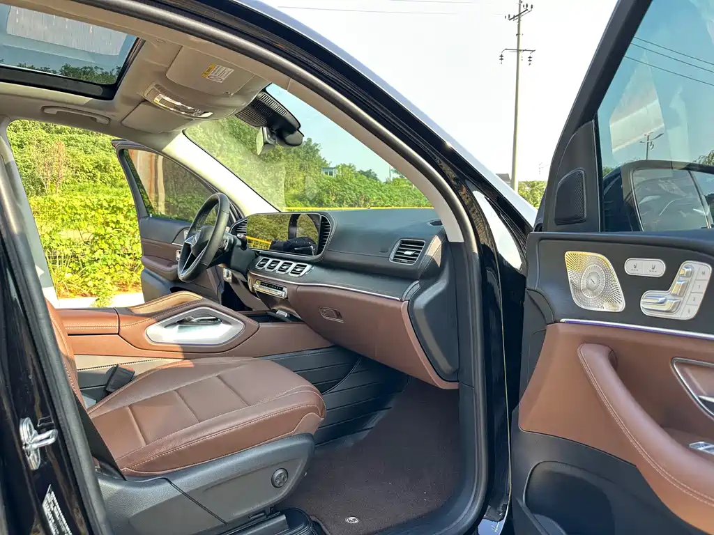 Mercedes-Benz GLE (Import) — миниатюра 11