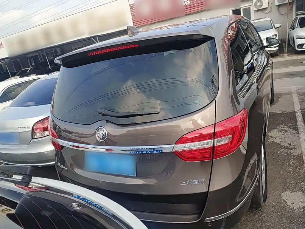 Buick GL8 — миниатюра 10