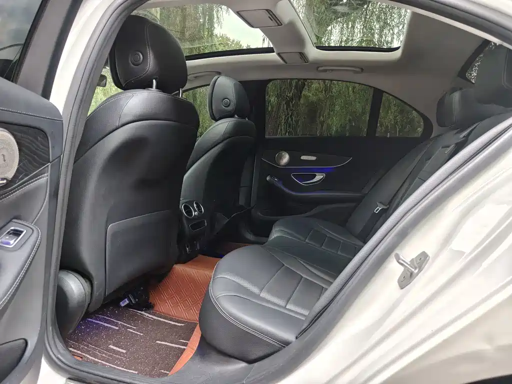 Mercedes-Benz C-Class — миниатюра 12