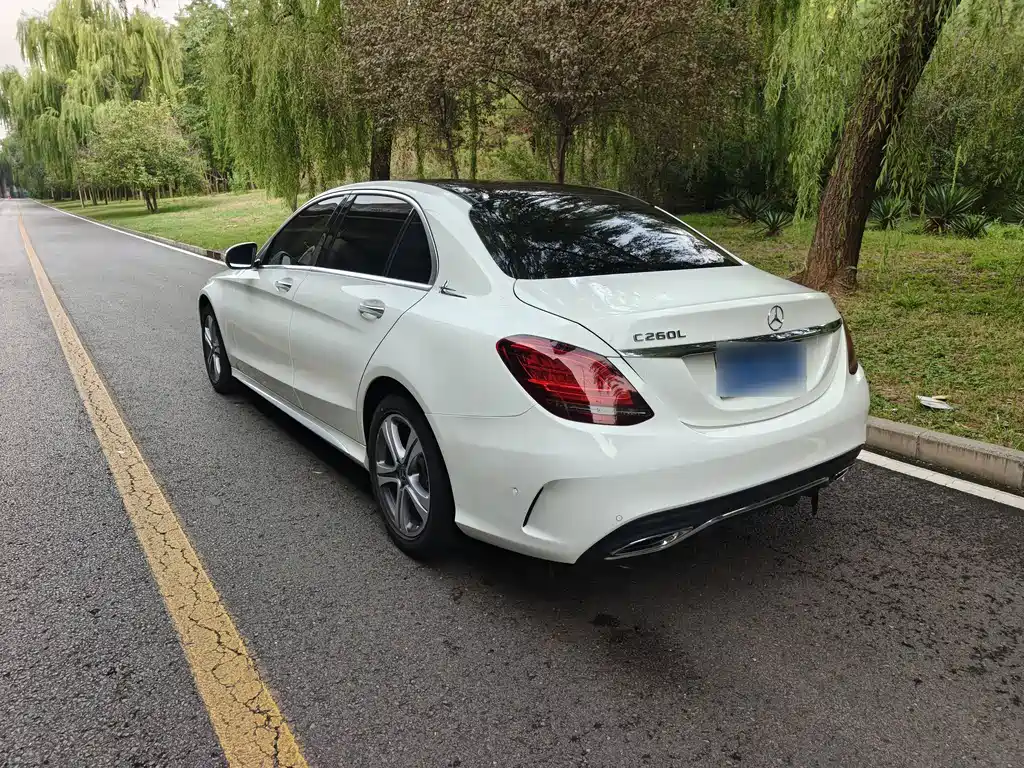Mercedes-Benz C-Class — миниатюра 16