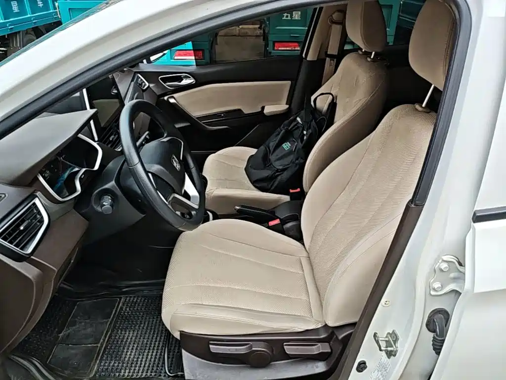 Baojun 310W — миниатюра 15