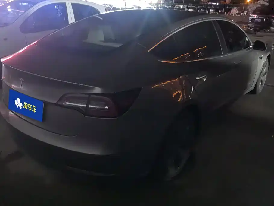 Tesla Model 3 — миниатюра 3