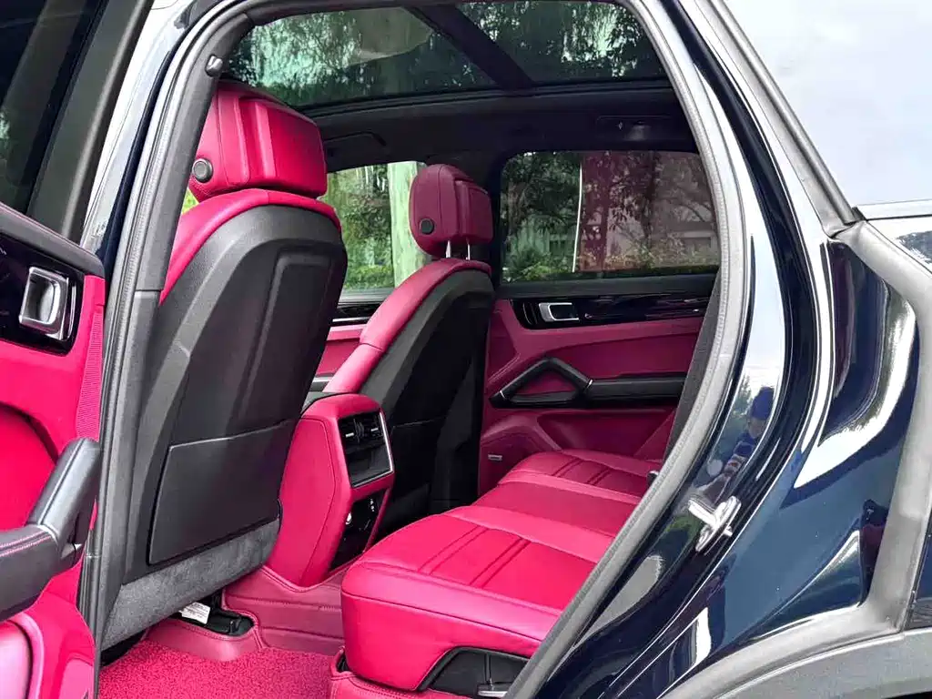 Porsche Cayenne — миниатюра 9