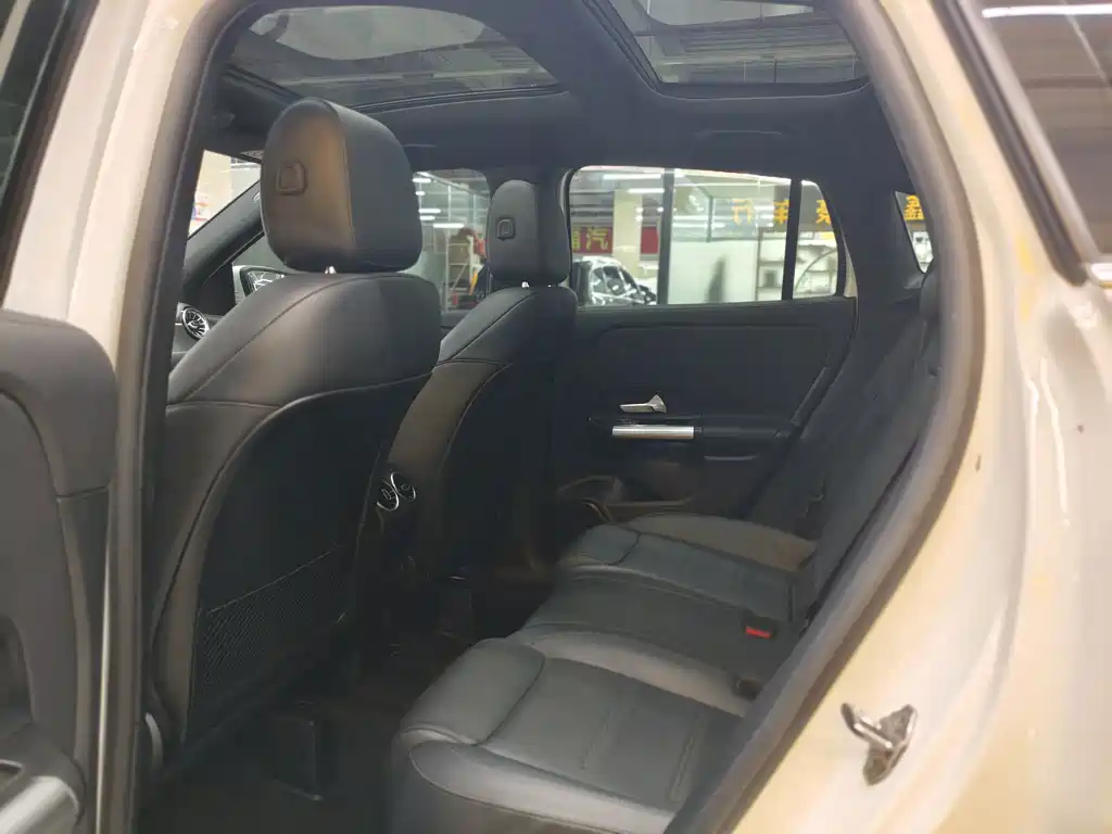 Mercedes-Benz GLA — миниатюра 12