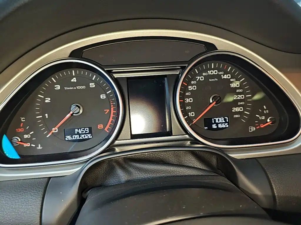 Audi Q7 — миниатюра 12