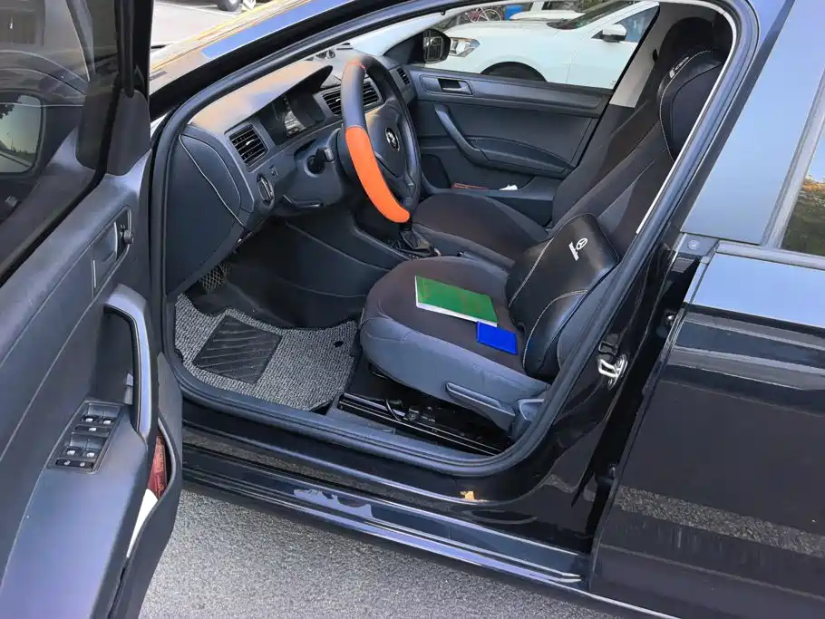 Volkswagen Santana — миниатюра 9