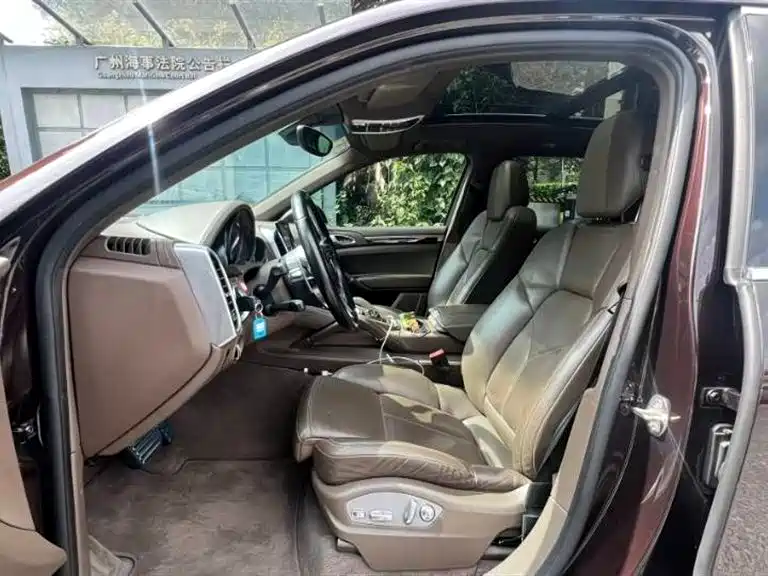 Porsche Cayenne 2014 Cayenne Platinum Edition 3.0T