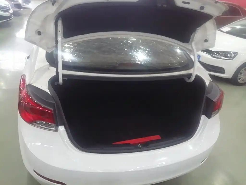 Hyundai Elantra Langdong — миниатюра 19