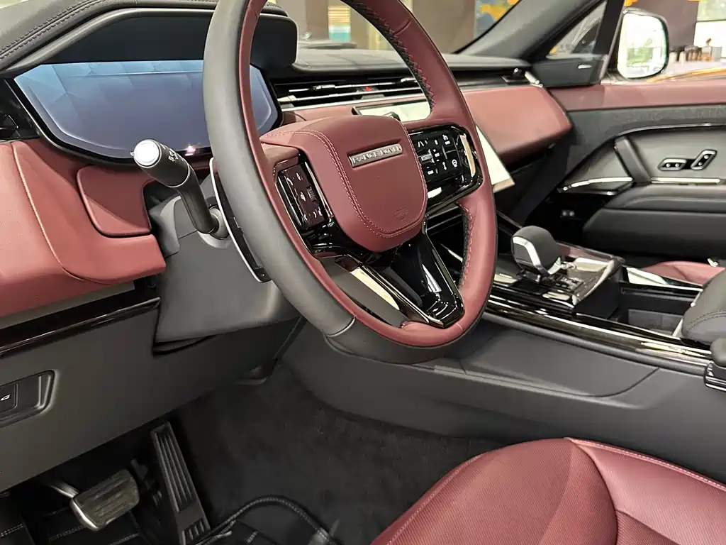 Land Rover Range Rover Sport 2026 400PS Dynamic SE