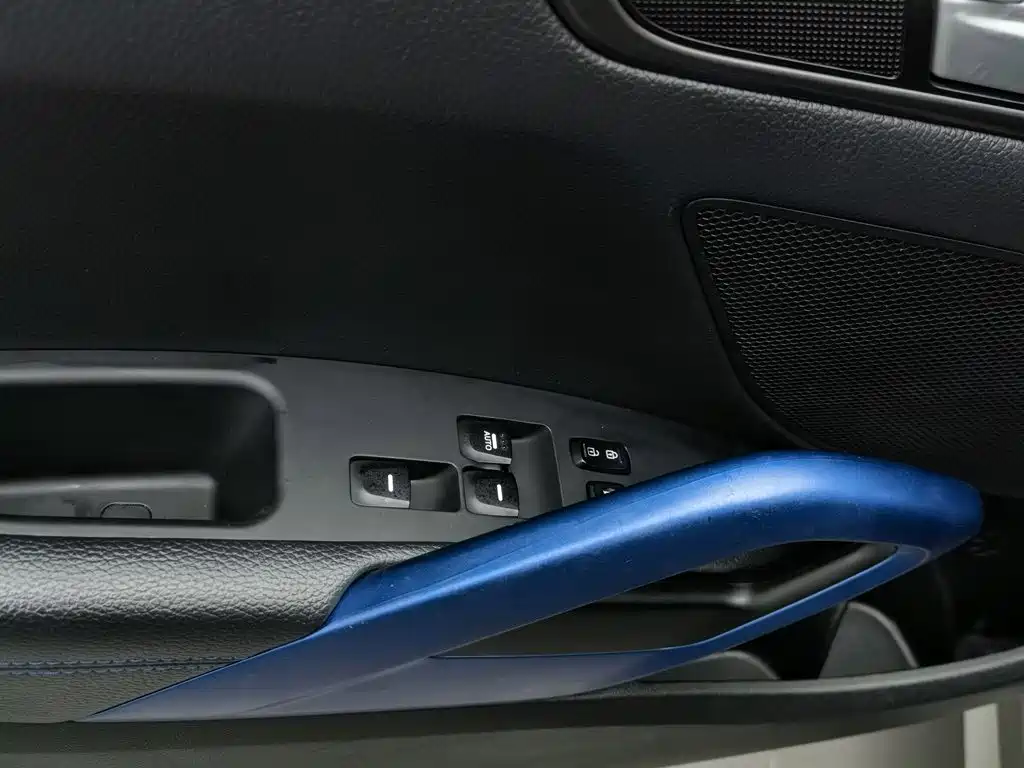 Hyundai Veloster — миниатюра 9