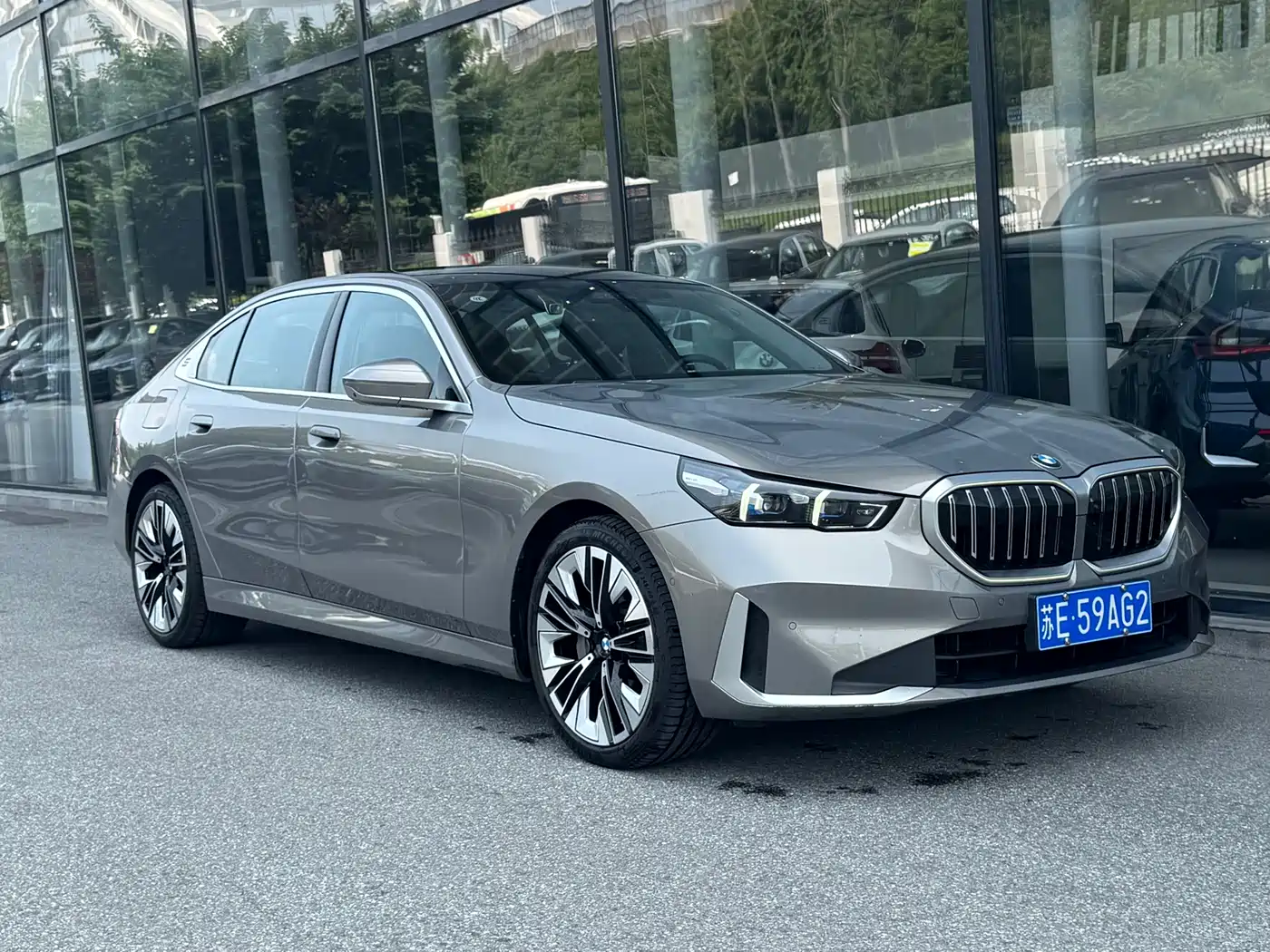BMW 5 series 2024 Silver/gray из Китая, фото 6