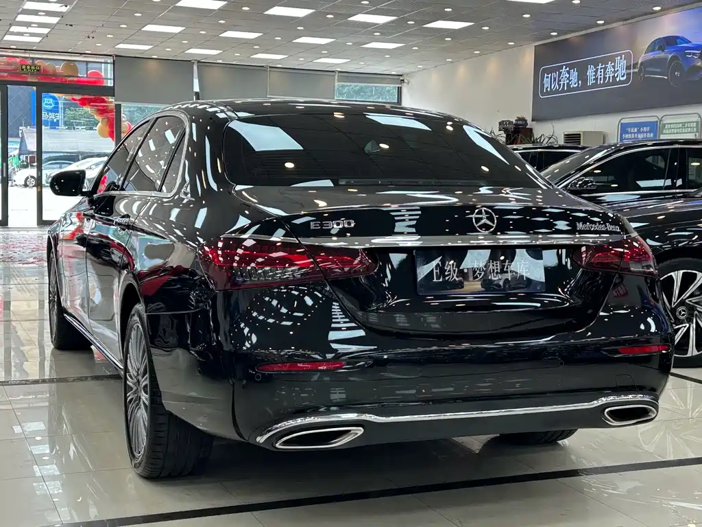 Mercedes-Benz E-Class — миниатюра 15