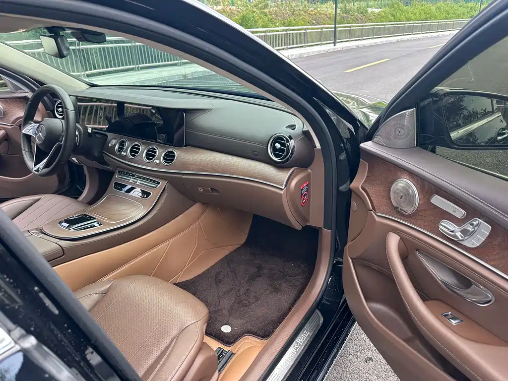 Mercedes-Benz E-Class E 2023 E 300 L Fashion