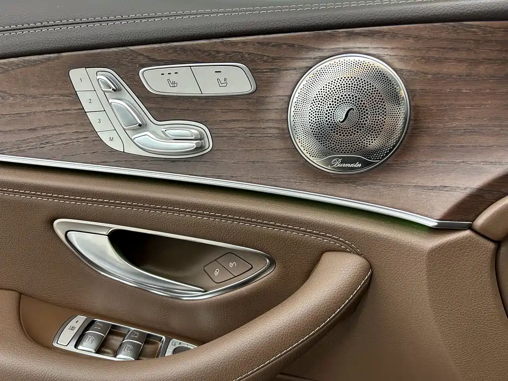 Mercedes-Benz E-Class — миниатюра 6
