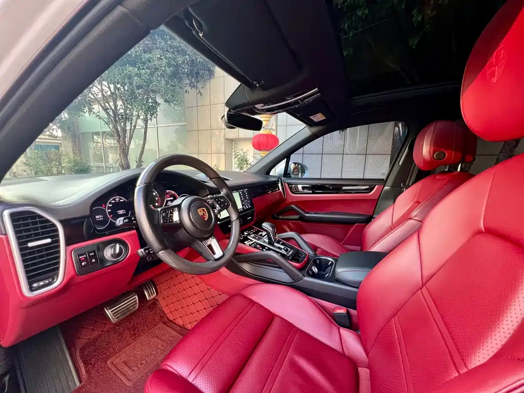 Porsche Cayenne — миниатюра 12